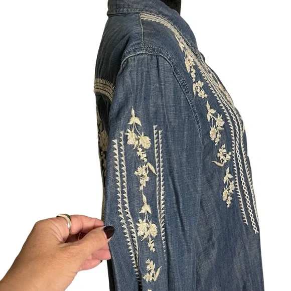 Sundance Driftwood Auger Falls Chambray Denim Floral Embroidered Shirt — Sz S - Picture 5 of 12